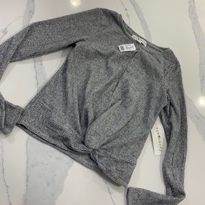 Long sleeve knot tee